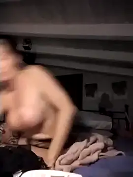 Snapshot of divinaerotica chatting on November 5, 6:11 pm divinaerotica online show from November 5, 6:11 pm