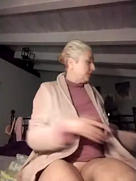 divinaerotica online show from March 25, 7:35 pm