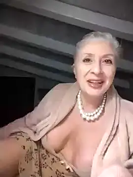 divinaerotica online show from February 5, 5:20 pm