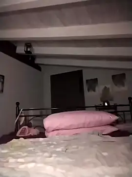 divinaerotica online show from March 4, 9:00 pm