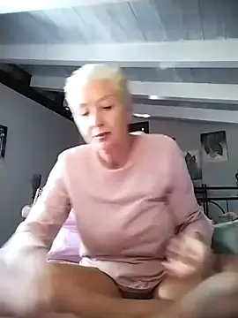 divinaerotica online show from April 9, 11:49 am