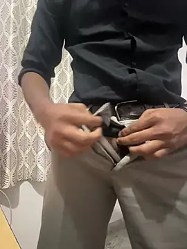 Snapshot of fun_with_rohan chatting on February 2, 11:18 am fun with rohan online show from February 2, 11:18 am