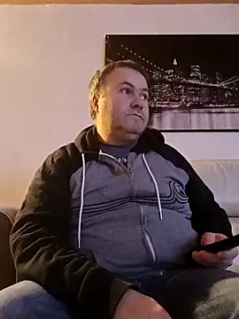 Snapshot of Pourleplasirs chatting on February 27, 10:31 pm Pourleplasirs online show from February 27, 10:31 pm