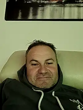 Snapshot of Pourleplasirs chatting on November 6, 9:30 pm Pourleplasirs online show from November 6, 9:30 pm