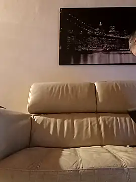 Snapshot of Pourleplasirs chatting on February 3, 12:04 am Pourleplasirs online show from February 3, 12:04 am