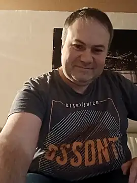 Snapshot of Pourleplasirs chatting on February 15, 1:31 am Pourleplasirs online show from February 15, 1:31 am