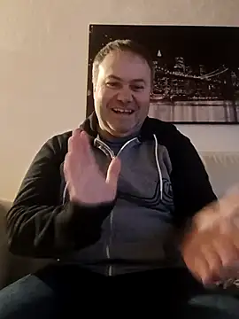 Snapshot of Pourleplasirs chatting on February 15, 10:21 pm Pourleplasirs online show from February 15, 10:21 pm