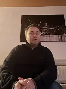 Snapshot of Pourleplasirs chatting on February 5, 10:44 pm Pourleplasirs online show from February 5, 10:44 pm