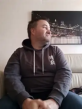 Snapshot of Pourleplasirs chatting on February 21, 12:38 pm Pourleplasirs online show from February 21, 12:38 pm