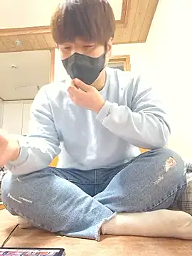 Tyyyggjju online show from December 22, 3:45 pm