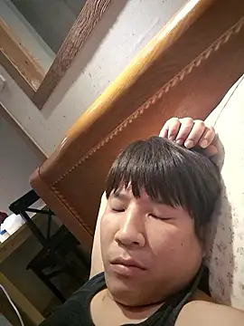 Tyyyggjju online show from November 24, 9:37 pm