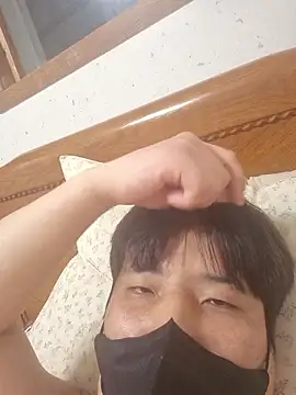 Tyyyggjju online show from December 1, 10:49 am