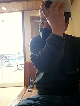 Tyyyggjju online show from November 28, 8:14 am