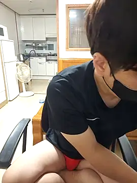 Tyyyggjju online show from October 25, 4:51 pm