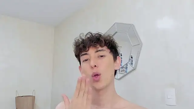 miketwink online show from December 17, 2:05 am