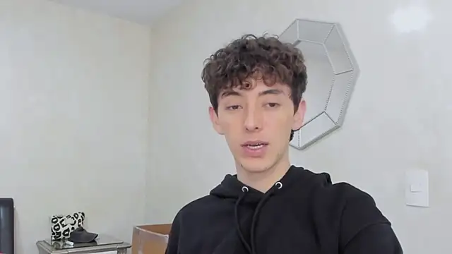 miketwink online show from December 18, 10:46 pm