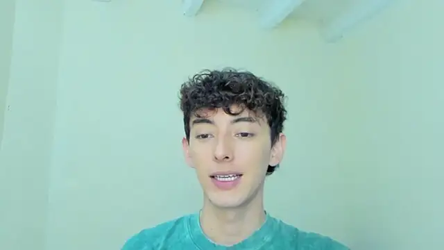 miketwink online show from December 4, 11:04 pm