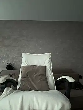 Snapshot of LillySquirtShot chatting on July 12, 11:16 pm LillySquirtShot online show from July 12, 11:16 pm