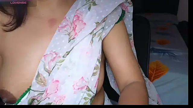 MISS MYRA online show from February 1, 7:02 pm