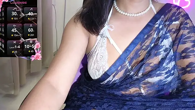 MISS MYRA online show from March 28, 5:25 pm