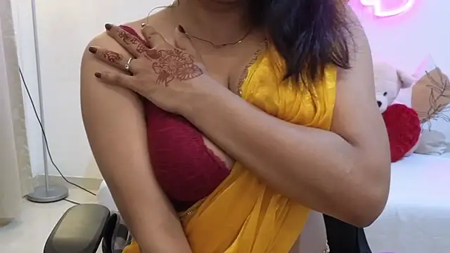 MISS MYRA online show from February 13, 5:46 pm