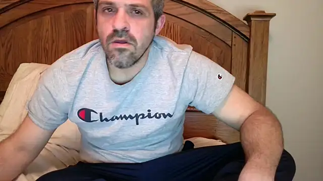 Snapshot of Troyt87 chatting on February 3, 5:49 am Troyt87 online show from February 3, 5:49 am