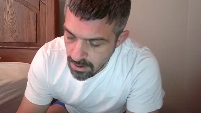 Snapshot of Troyt87 chatting on January 6, 7:07 pm Troyt87 online show from January 6, 7:07 pm