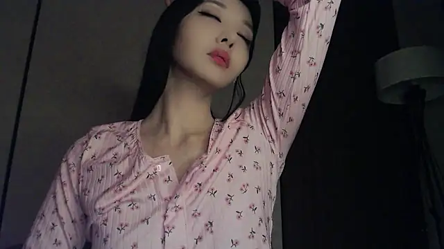 Fudzik0 online show from April 1, 3:52 am