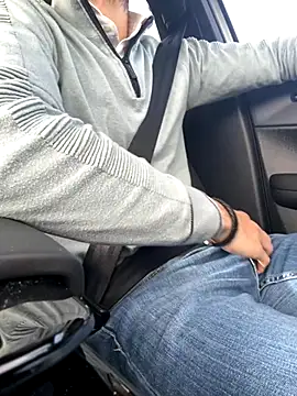 Snapshot of bullyboyy chatting on October 28, 12:48 pm bullyboyy online show from October 28, 12:48 pm