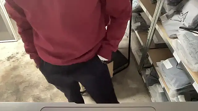 Snapshot of bullyboyy chatting on November 11, 7:52 pm bullyboyy online show from November 11, 7:52 pm