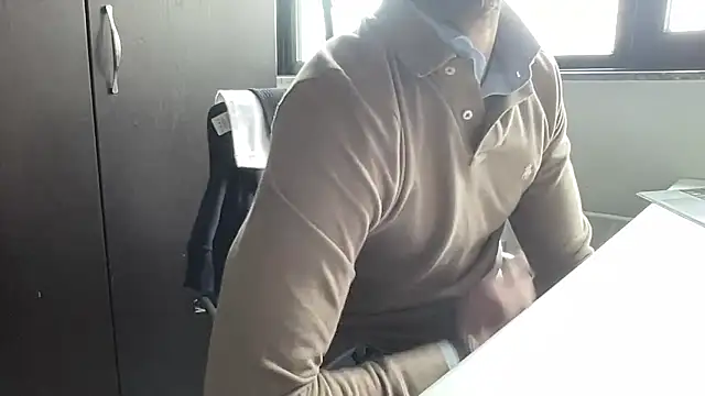 bullyboyy online show from February 19, 12:02 pm