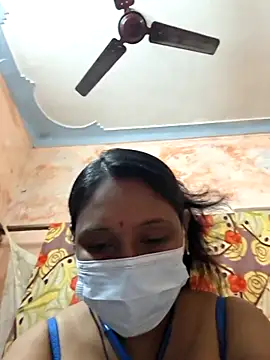 Cute Jiyaa online show from April 3, 8:15 pm