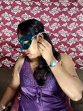 Cute Jiyaa online show from October 8, 6:30 pm