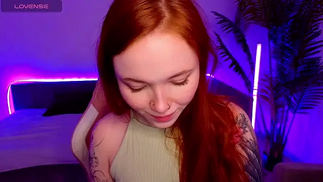 Maya Light online show from December 4, 8:24 am