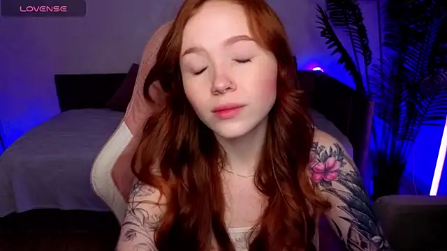 Maya Light online show from April 12, 1:53 am