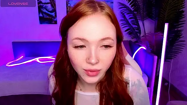 Snapshot of Maya_Light chatting on October 22, 1:38 am Maya Light online show from October 22, 1:38 am