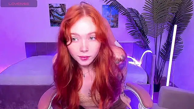 Maya Light online show from September 27, 1:45 am