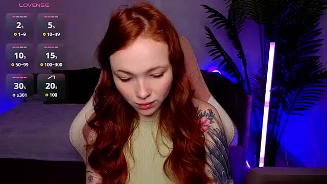 Maya Light online show from March 25, 1:50 am