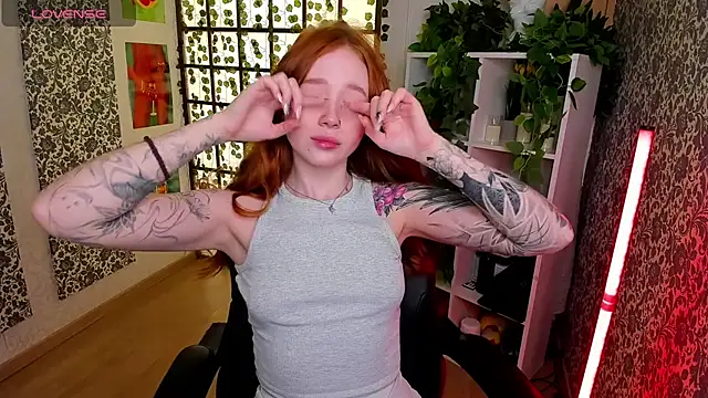 Maya Light online show from September 26, 2:07 am
