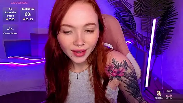 Snapshot of Maya_Light chatting on November 20, 8:26 am Maya Light online show from November 20, 8:26 am