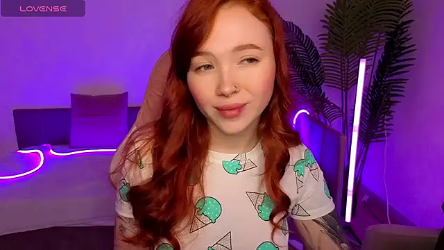 Snapshot of Maya_Light chatting on November 16, 12:48 am Maya Light online show from November 16, 12:48 am