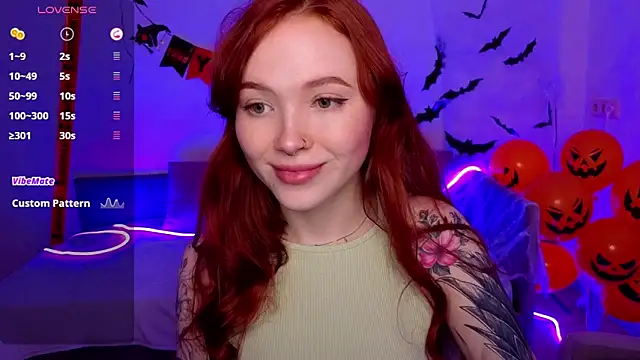 Snapshot of Maya_Light chatting on November 12, 8:51 am Maya Light online show from November 12, 8:51 am