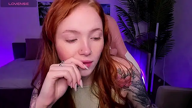 Maya Light online show from October 5, 2:02 am