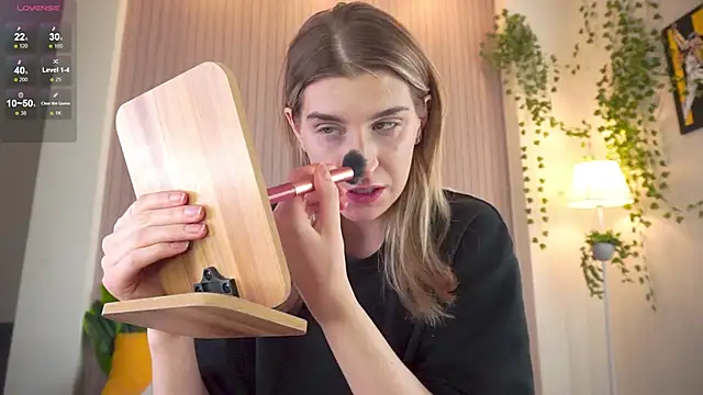 Snapshot of heartseduction chatting on February 24, 8:04 am heartseduction online show from February 24, 8:04 am