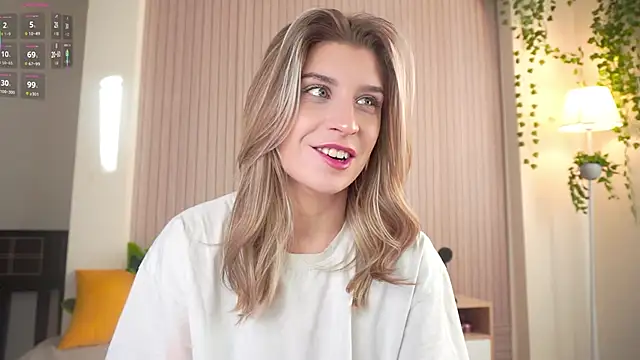 Snapshot of heartseduction chatting on February 6, 7:26 am heartseduction online show from February 6, 7:26 am