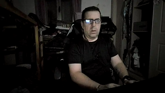 Snapshot of Usame_como_quieras chatting on December 4, 4:11 am Usame como quieras online show from December 4, 4:11 am