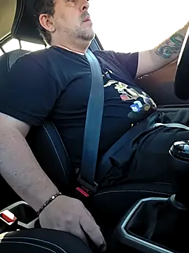 Usame como quieras online show from March 13, 8:30 am