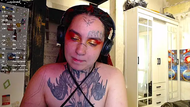 Snapshot of Lilith_Rider_13 chatting on November 5, 9:45 am Lilith Rider 13 online show from November 5, 9:45 am