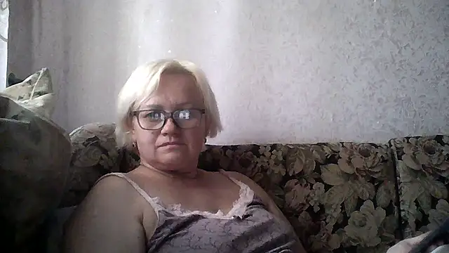 Snapshot of Mayya4321 chatting on June 11, 9:28 am Mayya4321 online show from June 11, 9:28 am