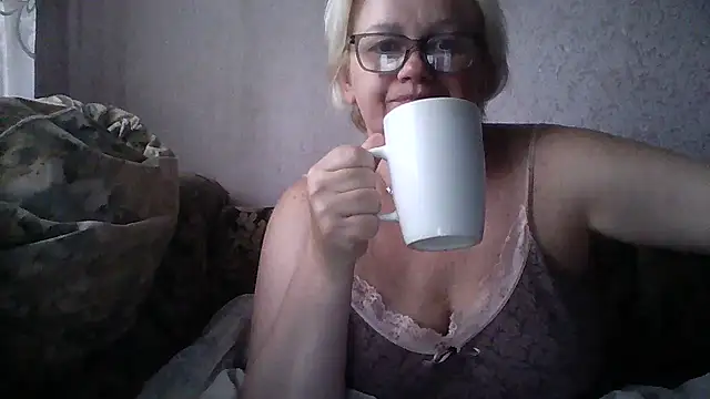 Snapshot of Mayya4321 chatting on June 7, 6:18 am Mayya4321 online show from June 7, 6:18 am